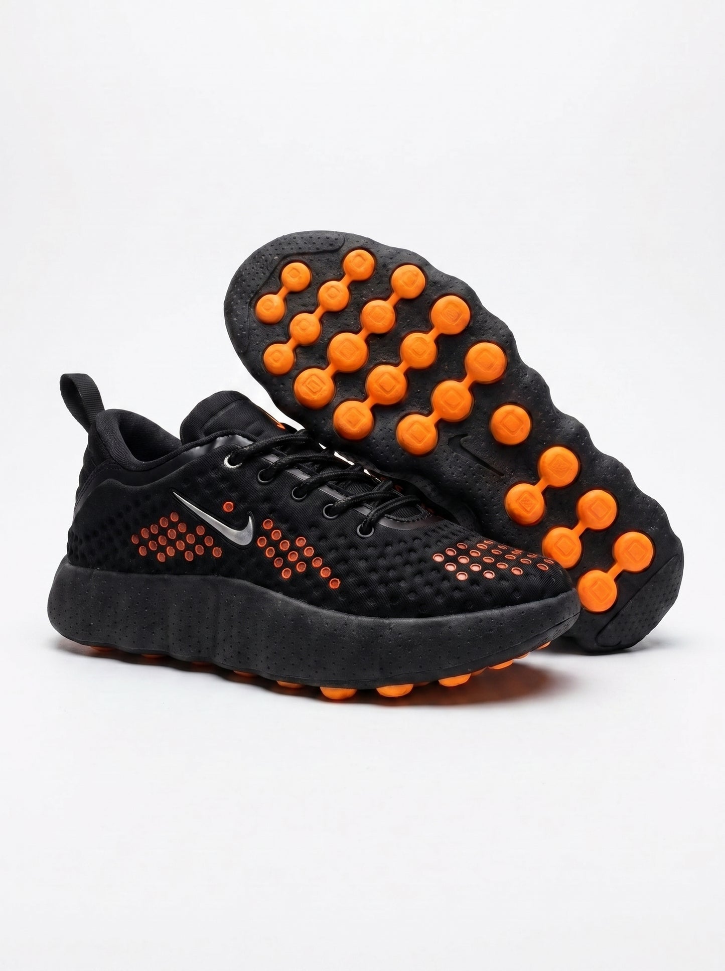 NIKE MIND 002™ – TECNOLOGÍA SENSORIAL QUE TRANSFORMA CADA PASO