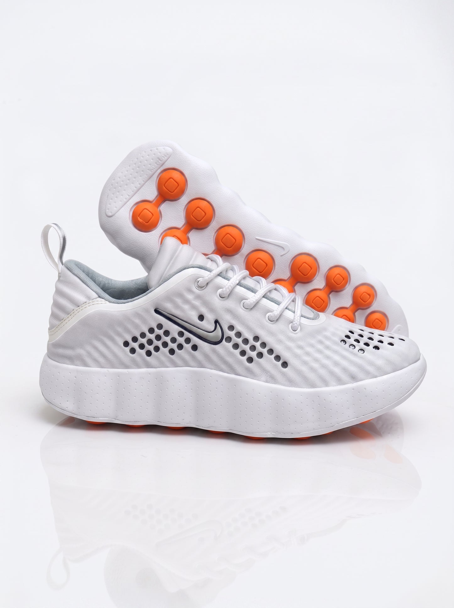 NIKE MIND 002™ – TECNOLOGÍA SENSORIAL QUE TRANSFORMA CADA PASO